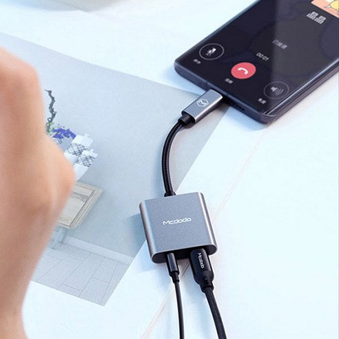 맥도도 USB C to 3.5mm 오디오 AUX + C타입 충전 듀얼 젠더 그레이